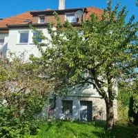 Ferienwohnung 1 mit Garten, hotelli kohteessa Crailsheim