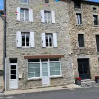 MAISON DE VILLAGE, hotel em Chambon-le-Château