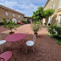 DOMAINE DES FRANCHISES - Beaujolais Village - Charme et authenticité au cœur des Pierres dorées: Denicé şehrinde bir otel