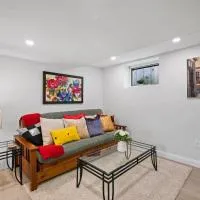궬프에 위치한 호텔 New 2 bedroom basement apartment