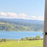 Le Nid du Lac, hotel u gradu Saint-Point-Lac