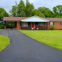 Spacious Pet Friendly Home, hotel i Martinsville