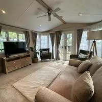 56 Main Park Caravan Hire Lillardsedge Holiday Park Jedburgh, hotelli kohteessa Jedburgh