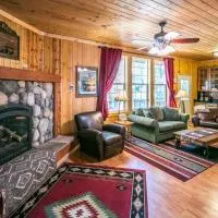 Cabin minutes from Yosemite, khách sạn ở Fish Camp