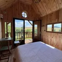 Les cabanes au revers du noitel, хотел в Oëy