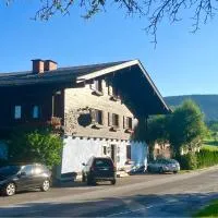 Gasthof Rösslhof โรงแรมในMarch