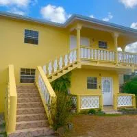 Hilltop Haven Apartment #1, hotel u gradu Laborie