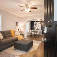 THE CORNER COTTAGE - Contemporary 2BD in Peoria, hotel poblíž Peoria International Airport - PIA, Peoria