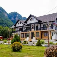 Ge-Lux, hotel en Inceşti