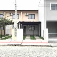 Beach House, hotelli kohteessa Pinheira