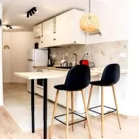 Sophie Studio - Top center, near AUBG, Cozy & Work-friendly, Free streaming, מלון בבלגואבגרד