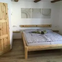 Domek na růžku celá chalupa, hotell i Vémyslice
