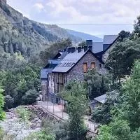 Ático LA FLOR DEL SOL, hotel em Canfranc