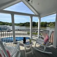 Tiny Lakeside Retreat, hotel v destinaci Denver