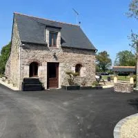 Maison chaleureuse à 3kms des plages, hotel v destinácii Plurien