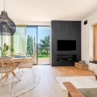 Stylish seaside home in Palanga, hotel v mestu Kunigiškiai