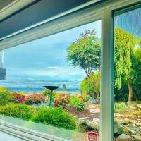 1400sf Cozy Retreat with Sound View, Garden & Privacy, hotel a Federal Way