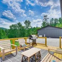 Tellico Plains에 위치한 호텔 Hot Tub & Mtn Views: Pet-Friendly Englewood Cabin