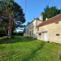 La Firmière - Maison de maître - Famille et amis, hotel v destinaci Omméel