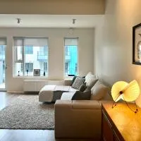 Modern Luxury Apartment Downtown、レイキャビクにあるレイキャビク国内空港 - RKVの周辺ホテル