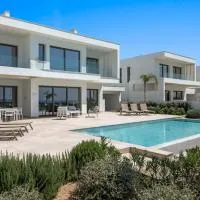 Serenity Waves Villa 6, מלון בSophtadhes