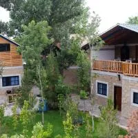 Cabañas Bungalos las Alazanas, hotel u gradu San Antonio de las Alzanas