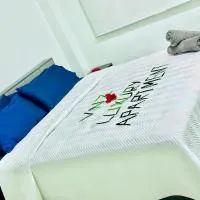 VNZ Luxury Apartment, hotel en Mba