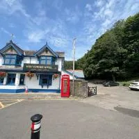 High Corner Hotel, готель у місті Llanharan