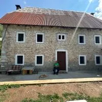 Kulla e Lulash Keqit Theth, hotel di Shkoder
