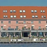 Hotel Am Yachthafen, hotel a Waren