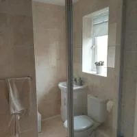 210 Greenlea Court, хотел в Kirkheaton