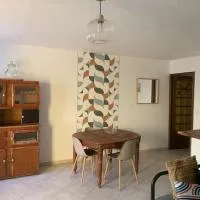 Au cœur du village - Wifi & Clim, khách sạn ở Remoulins