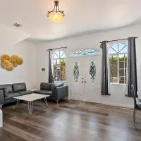 Lovely gated 4 bedroom & 2 bath unit near Universal studio and Hollywood, hotel a North Hollywood