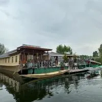 Movie land group of house boats, hôtel à Srinagar