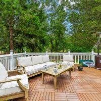 Tree Canopy Oasis, hotel near Francis S. Gabreski - FOK, East Quogue