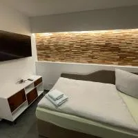 Aviators Guest House - Premium Room โรงแรมในชเตราส์แบร์ก