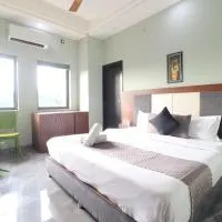 ISBT Dehradun Hotel Dhomage, hotel a Mājra