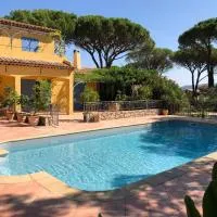 Sous les pins parasols, hotel u gradu 'Vidauban'