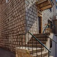 Old Charming House، فندق في Lastovo