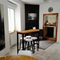 Le voyage chez pascale et yanis, hotel Ménil városában