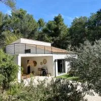 Superbe maison avec jacuzzi, hotel a Ventabren