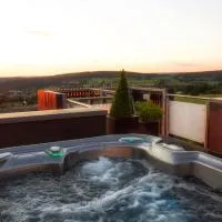 Golden Sunset Wellness Suite, hotel di Recht