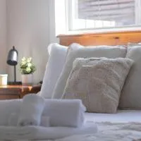 Kline Hideaway Modern 2BR Near Ballarat CBD, hotel i Canadian