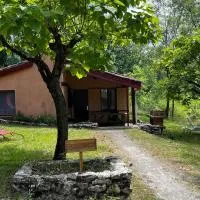 Gîte 6 personnes dans un écrin de verdure avec vue, hotell i Agnac