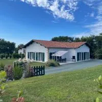 Maison familiale à Ahetze à 10 min des plages, hotel a Ahetze