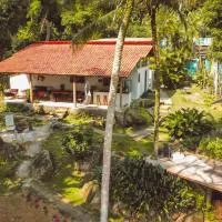 Pousada Sobre A Rocha, hotel en Praia de Araçatiba