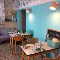T Nest van Heeden, hotel i Menen