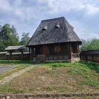 Emma's Lake Houses: Bîrsana şehrinde bir otel