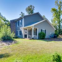 Seneca Escape with Screened Patio Near Lakes!, hotel poblíž Oconee County Regional - CEU, Seneca