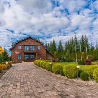 Biała Koszula: Tleń şehrinde bir otel
